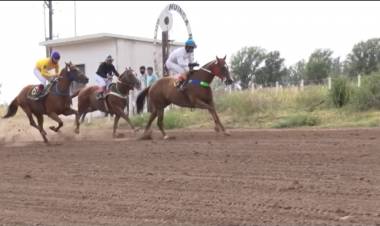 VOLVIERON LAS CARRERAS AL HÍPICO DE HUINCA