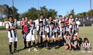 EL VILLA DEBUTÓ COMO LOCAL Y SUMÓ DE A TRES