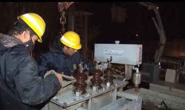 LA ROTURA DE UN TRANSFORMADOR DEJÓ A UN BARRIO SIN LUZ