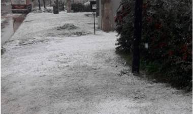 LA NIEVE VOLVIÓ AL ROCA TRAS 14 AÑOS