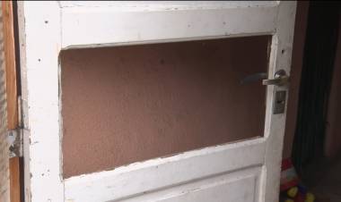 DENUNCIA POR UNA PUERTA ROTA Y AMENAZAS 