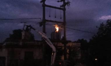 UNA FALLA EN UN TRANSFORMADOR PROVOCÓ  DAÑOS EN ELECTRODOMÉSTICOS EN BARRIO NORTE