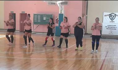 LAS CHICAS DEL VOLEY DEBUTARON CON BUENOS RESULTADOS