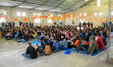 ENCUENTRO DE JÓVENES POR PENTECOSTES EN JOVITA