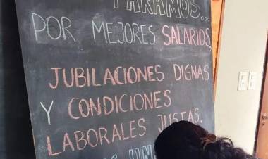 CONTINUA EL RECLAMO DOCENTE POR UN AUMENTO DE SALARIOS