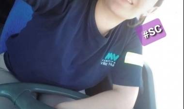 PRIMERA MUJER QUE MANEJA EL CAMIÓN REGADOR