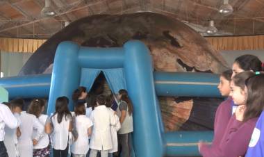 EL PLANETARIO MÓVIL LLEGÓ A NUESTRO PUEBLO