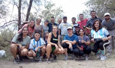 AUTOCONVOCADOS ELIMINARON UN BASURAL A CIELO ABIERTO