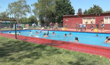 CERRO LA TEMPORADA DE LA COLONIA CON UN CAMPAMENTO