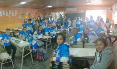 ALUMNOS DE LA ESCUELA CHELLI RECIBIERON UNA CHARLA POR EL DÍA DEL ANIMAL