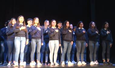 ALUMNOS DEL IPEMyA JURARON LEALTAD A LA CONSTITUCIÓN