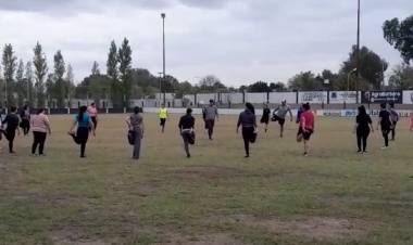 EL VILLA PREPARA SU EQUIPO FEMENINO DE FÚTBOL PARA PRIMERA