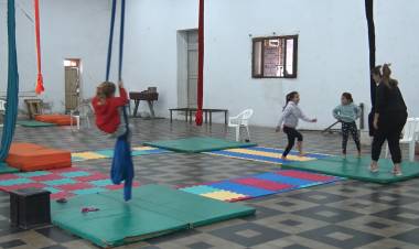 ACROBACIAS EN TELA TENDRÁ SU PRIMERA PRESENTACIÓN