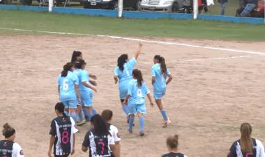 FÚTBOL FEMENINO: JUVENTUD SE QUEDÓ CON EL CLÁSICO Y EL PASE A LA SEMIFINAL