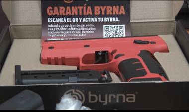 ENTREGA DE ARMAS NO LETALES A LAS COMISARIAS DEL DEPARTAMENTO