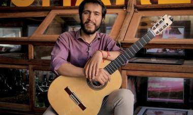 ELIAS DOMINGUEZ PRESETA SU CONCIERTO DE GUITARRA