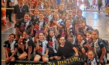 CIERRE DE MINI VOLEY EN VILLA VALERIA