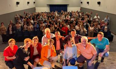 NUEVA PUESTA EN ESCENA PARA LA OBRA BAJO TERAPIA