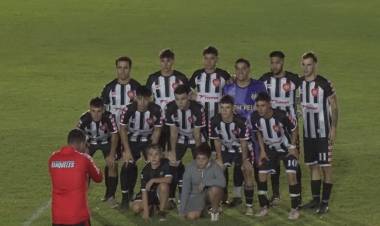 EL VILLA LE GANÓ AL CAMPEÓN Y SE AFIANZA ARRIBA