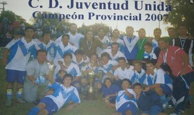 LOS CAMPEONES PROVINCIALES SE JUNTAN EN UN PARTIDO AMISTOSO PARA RECORDAR AQUEL HISTORICO LOGRO