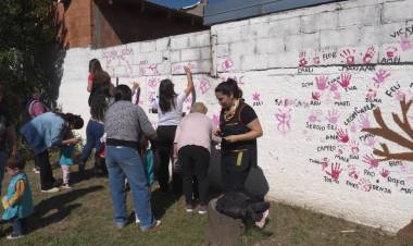 ACTIVIDADES EN EL CENTRO DE APOYO POR EL OCTUBRE ROSA
