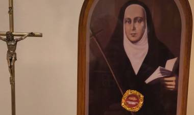 LLEGÓ LA RELIQUIA DE MAMÁ ANTULA A LA PARROQUIA LOCA