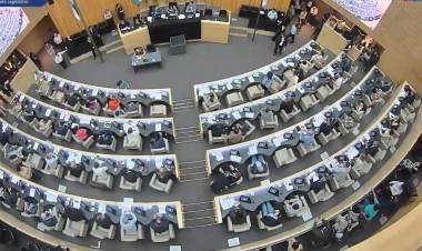 DESACUERDOS EN LA LEGISLATURA POR EL SISTEMA DE VOTACIÓN