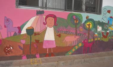 LA COOPERADORA DEL CE BERNARDINO RIVADAVIA PRESENTO SU MURAL