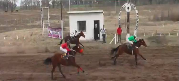 CHICHOLINA DEL STUD LA MARY SE QUEDÓ CON UNO DE LOS CLÁSICO DEL HÍPICO DE HUINCA