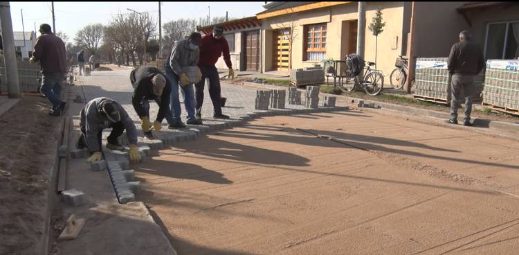 AVANCE DE LA OBRA DE CORDÓN CUENTA Y ADOQUINADO