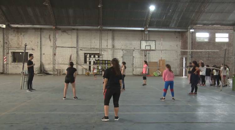 ENCUENTRO INTERNO DE VOLEY EN EL VILLA