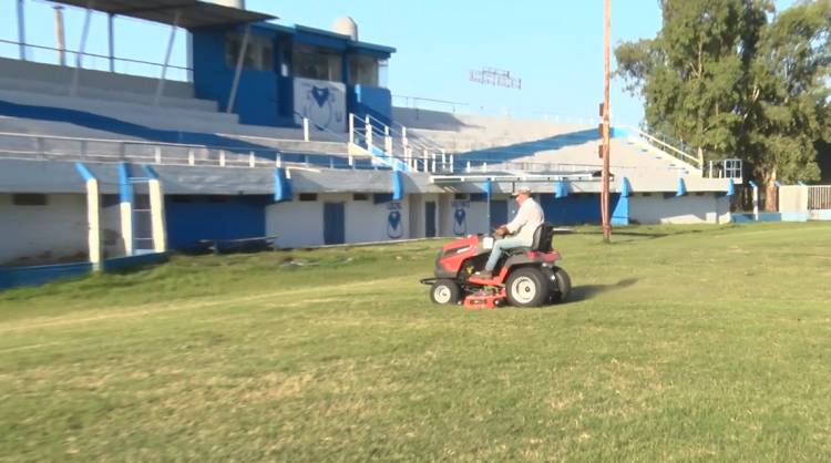 CD JUVENTUD UNIDA: COMPRA DE UN TRACTOR CORTA CÉSPED PARA EL MANTENIMIENTO DEL MONUMENTAL