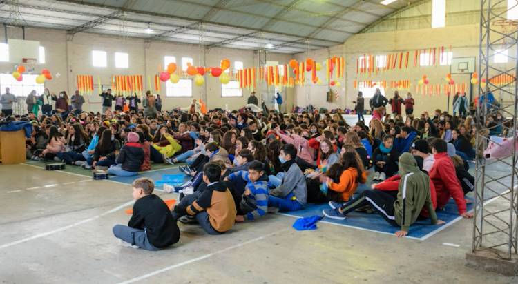 ENCUENTRO DE JÓVENES POR PENTECOSTES EN JOVITA
