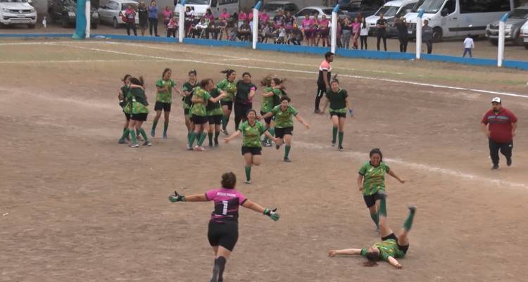 EL CA BRUZONE Y LA MUNICIPALIDAD DE HUINCA DEFINEN EL TORNEO FEMENINO