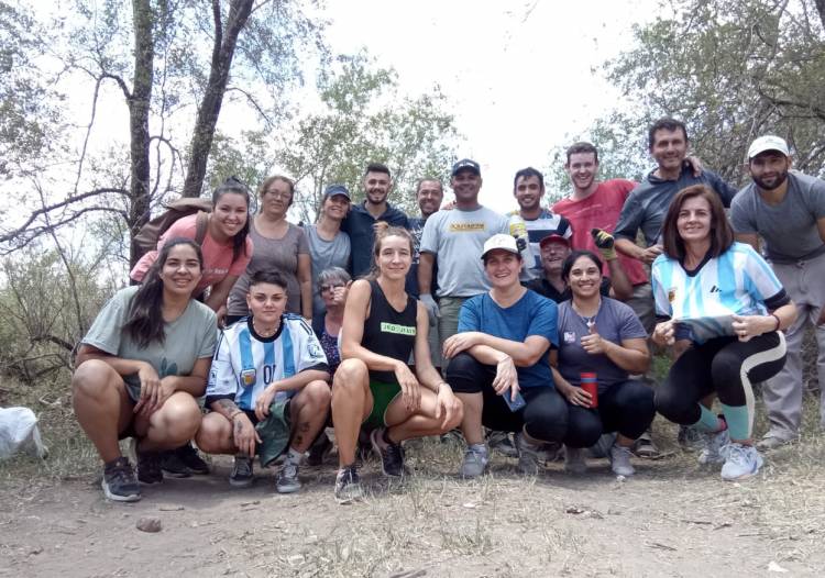 AUTOCONVOCADOS ELIMINARON UN BASURAL A CIELO ABIERTO