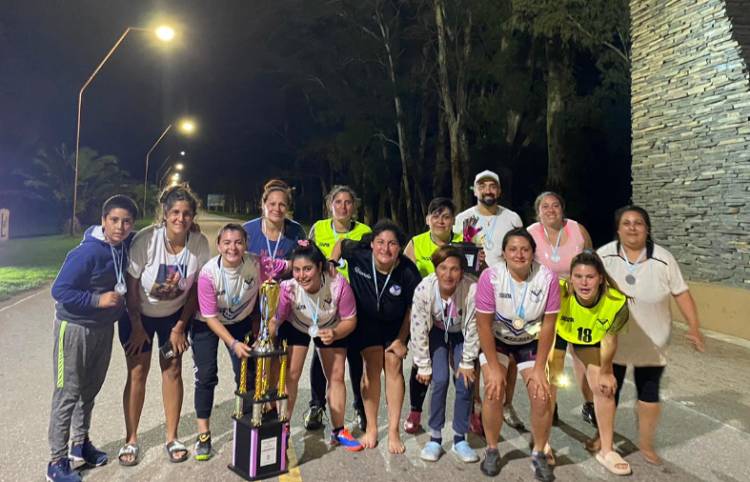 LAS CHICAS DEL FÚTBOL DE JUVENTUD LISTAS PARA EL INICIO DEL TORNEO DE LA LIGA