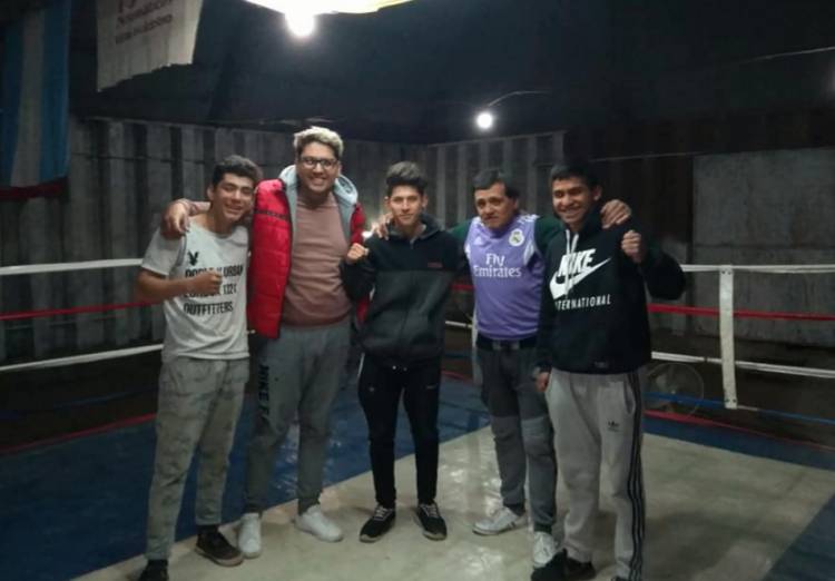 DE A POCO RESURGE EL BOXEO