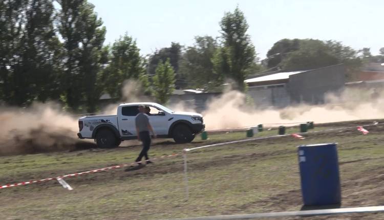 EL EVENTO DE CARRERAS DE OBSTÁCULOS FUE UN ÉXITO EN EL VILLA