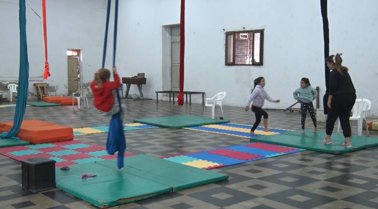 ACROBACIAS EN TELA TENDRÁ SU PRIMERA PRESENTACIÓN