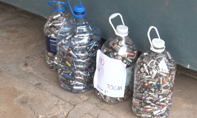 EN EL DÍA DEL AMBIENTE SE HIZO LA RECOLECCIÓN DE PILAS EN LAS ESCUELAS