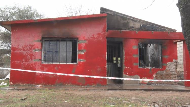 SE INCENDIÓ UNA VIVIENDA Y SE INVESTIGAN LAS CAUSAS