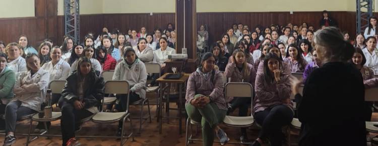 TALLER DE PSICOCORPORALIDAD EN EL INSTITUTO DE FORMACIÓN DOCENTE