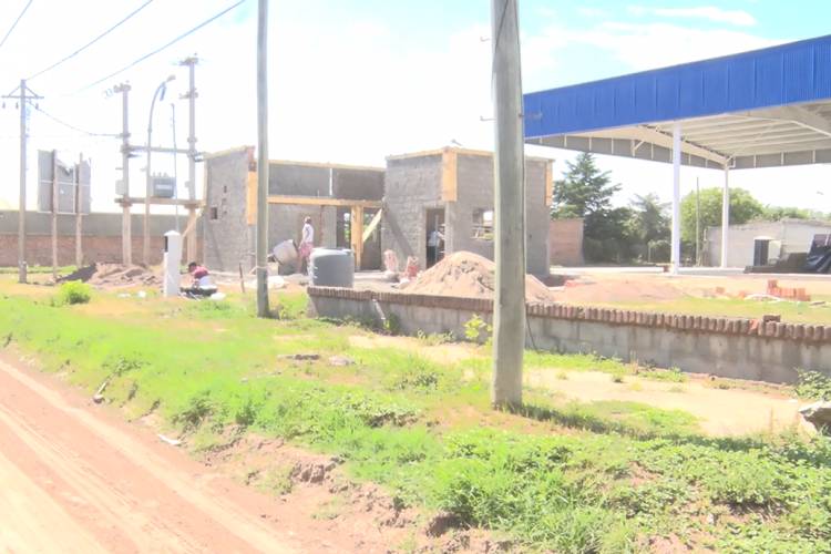 AVANZA LA CONSTRUCCIÓN DEL POLIDEPORTIVO SOCIAL
