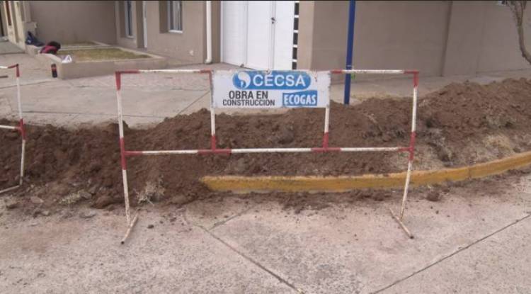SE CONTINÚA CON LA OBRA DE GAS NATURAL DOMICILIARIO