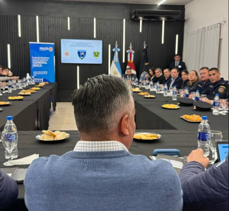 CONVERSATORIO DE AUTORIDADES MUNICIPALES Y POLICIALES