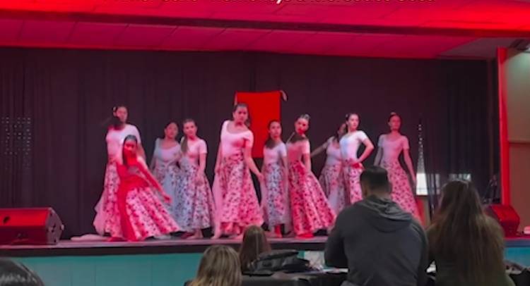 GRAN PARTICIPACIÓN DEL BALLET MUNICIPAL EN SERRANO