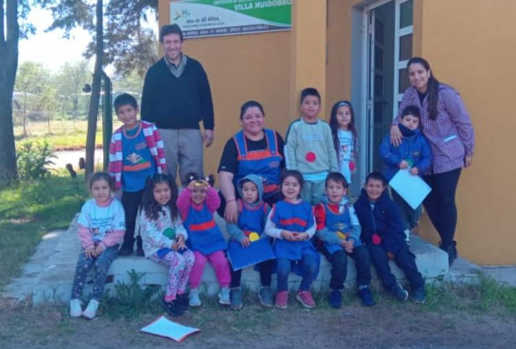 ALUMNOS DEL JARDÍN BERNARDINO VISITARON LA PLATA DE AGUA DE LA COOPERATIVA