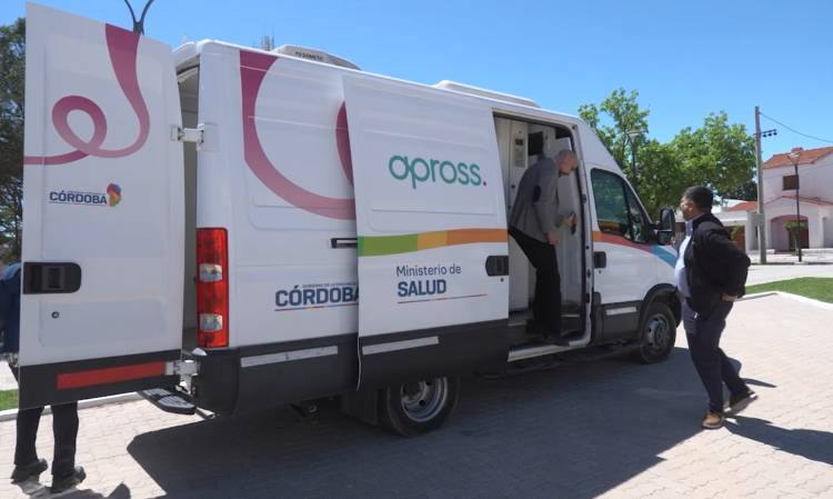 OCTUBRE ROSA CON CHARLA SOBRE CANCER DE MAMA Y LA VISITA DEL MAMOGRAFO MOVIL