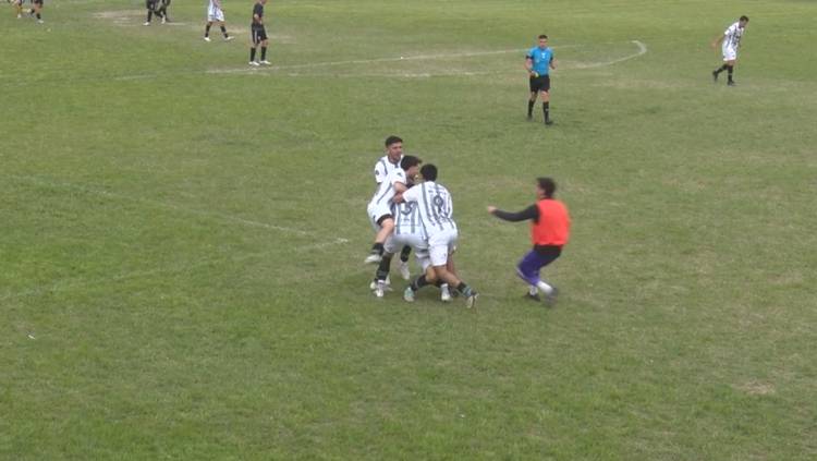 NELSON VENCIÓ AL VILLA Y DEJO ELIMINADOS A LOS EQUIPOS LOCALES