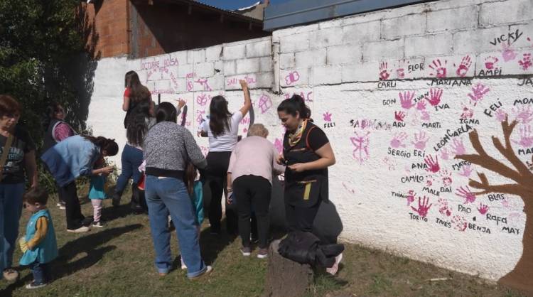 ACTIVIDADES EN EL CENTRO DE APOYO POR EL OCTUBRE ROSA